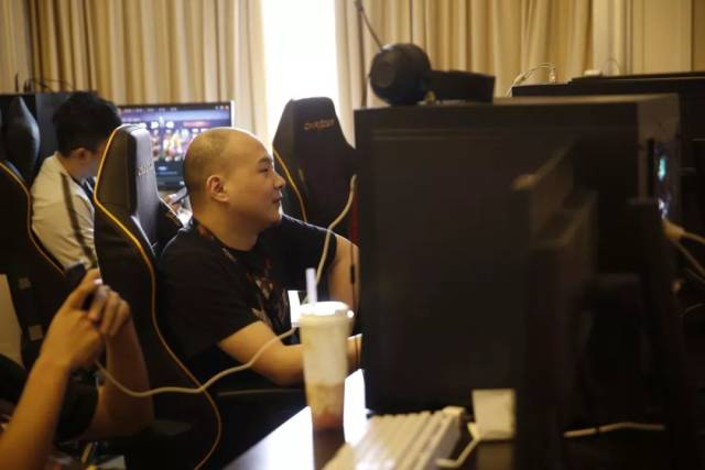 更重视下路 更重视下路